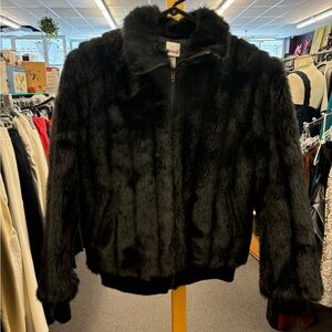 Metro Express Vintage ladies Lg black faux fur coat